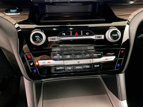 Used 2023 Ford Explorer Limited image 14