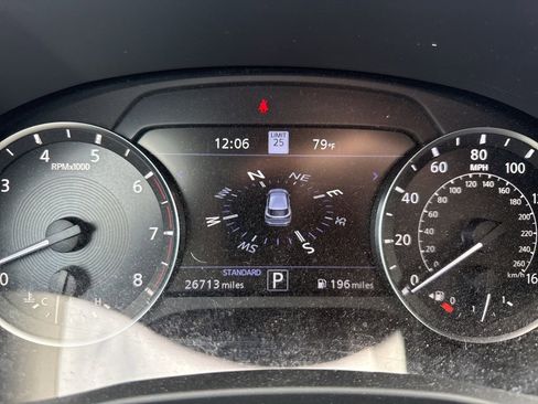 Used 2023 INFINITI QX50 Sensory image 7