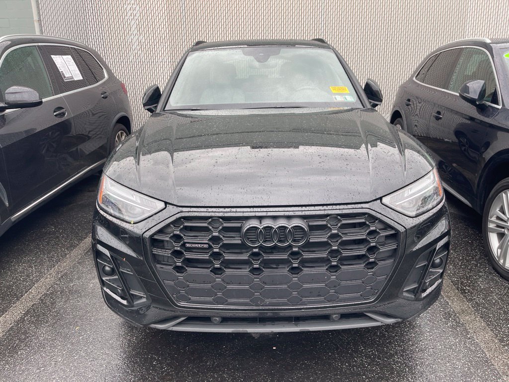 Used 2024 Audi Q5 2.0T Premium w/ Summer of Audi Package AWD/4WD image 4