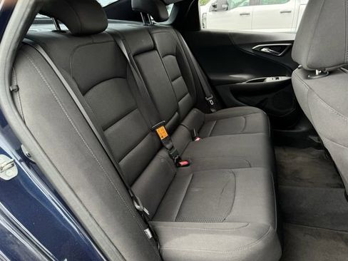Used 2017 Chevrolet Malibu LT FWD image 30