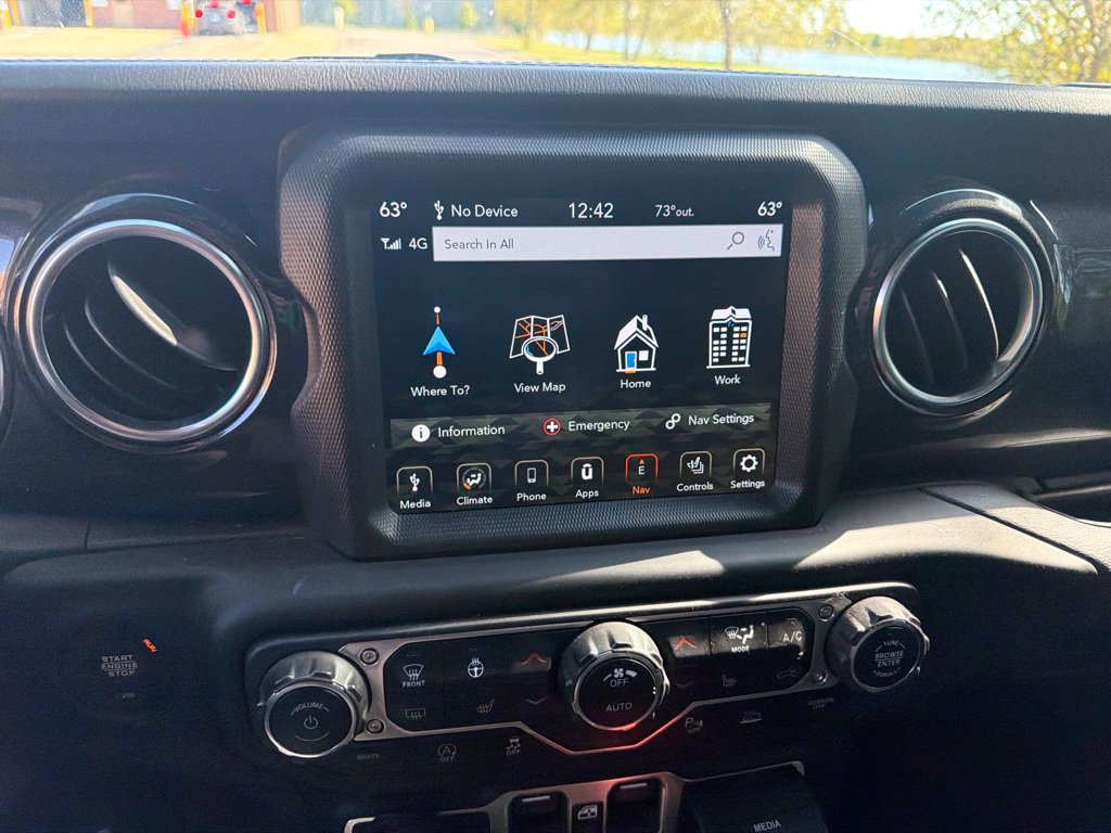 Used 2021 Jeep Wrangler Unlimited Sahara AWD/4WD image 9