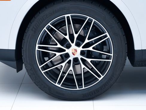 New 2026 Porsche Cayenne image 12
