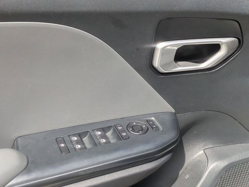 Used 2025 Kia K4 LXS image 13