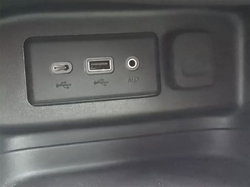 Used 2020 Chevrolet Equinox LT w/ LPO, Floor Liner Package image 37