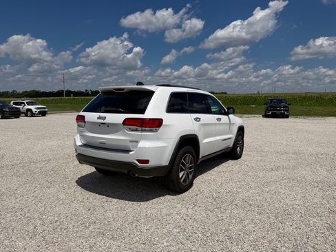 Used 2022 Jeep Grand Cherokee Limited AWD/4WD image 3