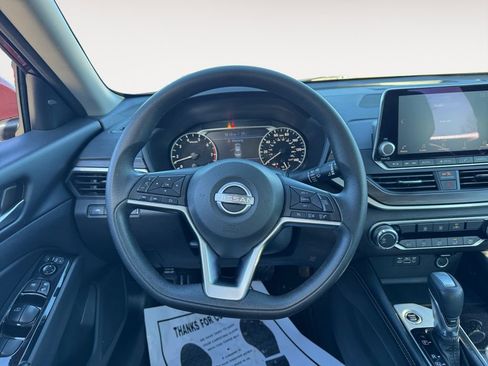 Used 2023 Nissan Altima 2.5 SV image 12