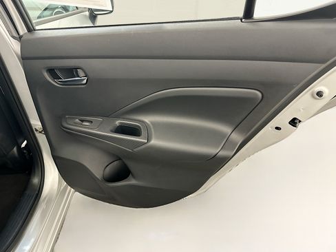 Used 2025 Nissan Versa SV FWD image 30