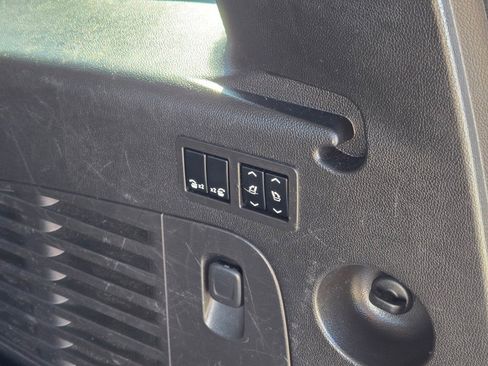 Used 2016 Chevrolet Suburban LTZ image 16