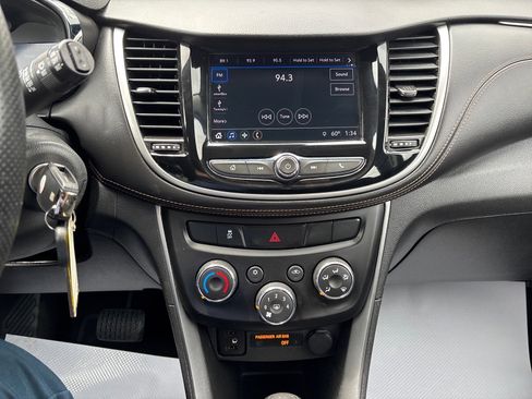 Used 2018 Chevrolet Trax LS FWD image 26