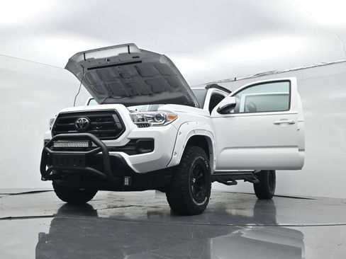 Used 2023 Toyota Tacoma SR AWD/4WD image 30