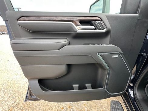 New 2026 GMC Sierra 2500 SLT image 13