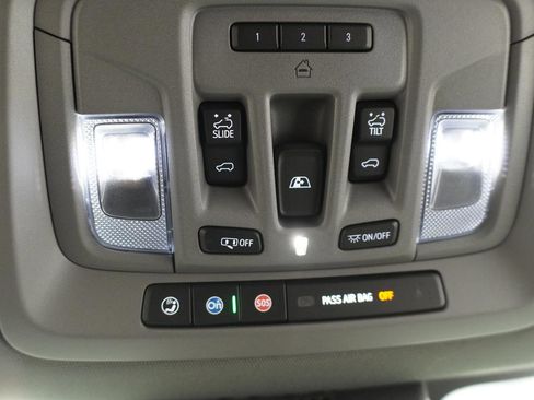 Used 2025 Chevrolet Silverado 1500 LT Trail Boss w/ Convenience Package II AWD/4WD image 22
