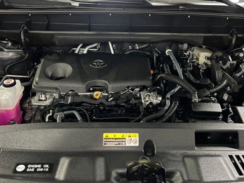 Certified 2022 Toyota Highlander XLE image 46