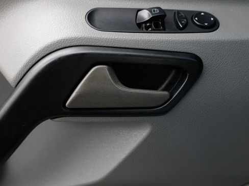 Used 2012 Freightliner Sprinter 2500 image 39