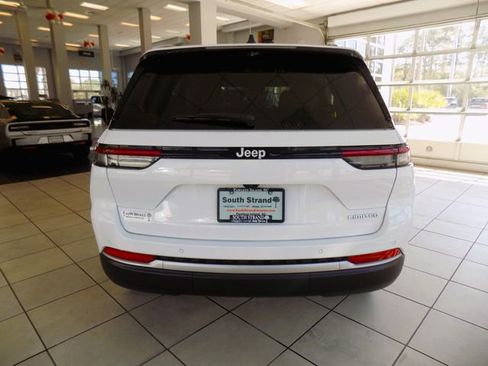New 2026 Jeep Grand Cherokee Limited w/ Luxury Tech Group II RWD image 6