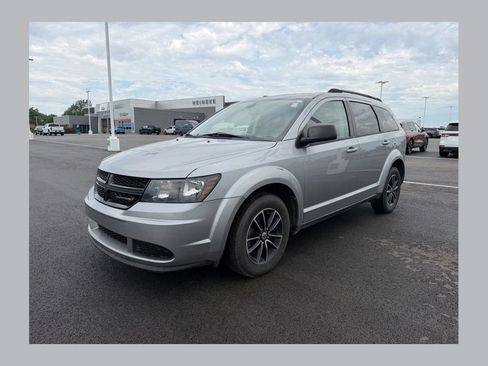 Used 2018 Dodge Journey SE w/ Connectivity Group FWD image 1