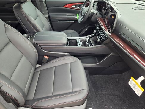 New 2026 Chevrolet Traverse Z71 w/ Enhanced Driving Package image 11