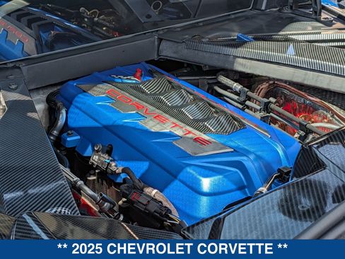 Used 2025 Chevrolet Corvette Stingray Preferred Cpe w/ Z51 Performance Package RWD image 17