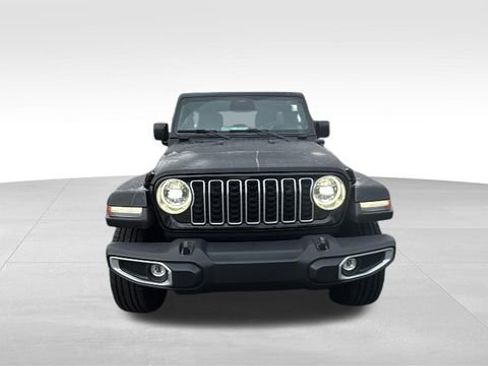 Used 2025 Jeep Wrangler Unlimited Sahara image 8