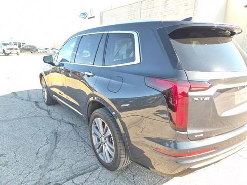 Used 2023 Cadillac XT6 Premium Luxury w/ Technology Package image 10