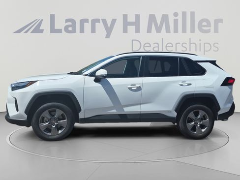 Used 2024 Toyota RAV4 XLE AWD/4WD image 2
