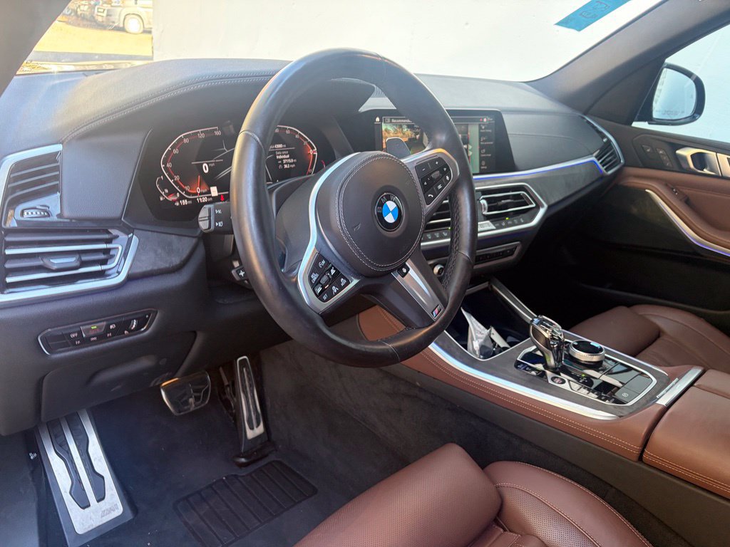 Used 2022 BMW X5 xDrive40i w/ M Sport Package AWD/4WD image 4