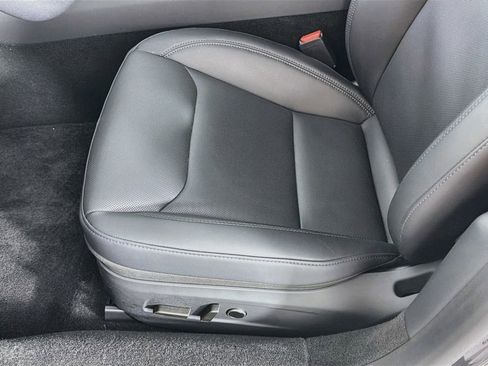 Used 2025 Tesla Model 3 Long Range RWD image 16