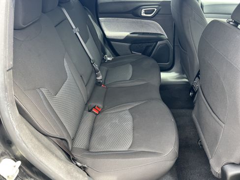Used 2023 Jeep Compass Sport AWD/4WD image 16