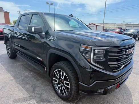 Used 2025 GMC Sierra 1500 AT4 w/ AT4 Premium Package AWD/4WD image 5