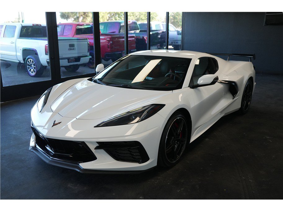 Used 2022 Chevrolet Corvette Stingray Preferred Cpe w/ Z51 Performance Package RWD image 3