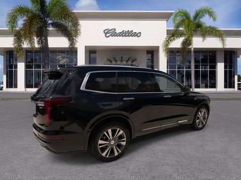 Used 2023 Cadillac XT6 Premium Luxury FWD image 14