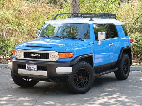 Used 2007 Toyota FJ Cruiser 4WD image 3