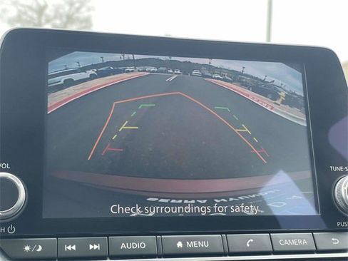 Used 2025 Nissan Altima 2.5 SV image 19