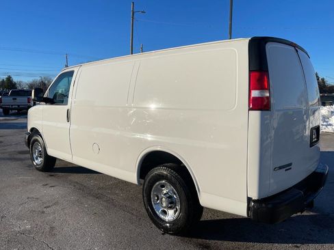 Used 2014 Chevrolet Express 2500 2500 3dr Cargo Van image 3