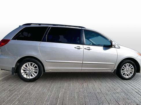 Used 2010 Toyota Sienna XLE w/ Towing Prep Pkg FWD image 8