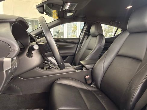 Used 2020 MAZDA MAZDA3 Hatchback FWD image 4