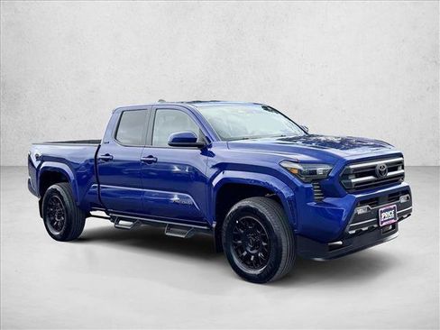 Used 2025 Toyota Tacoma SR5 AWD/4WD image 3