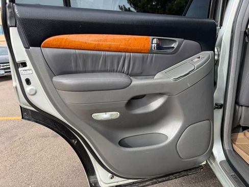 Used 2005 Lexus GX 470 image 17