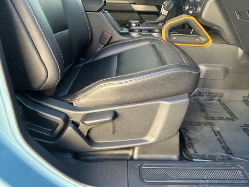 Used 2023 Ford Bronco Badlands w/ Sasquatch Package image 25