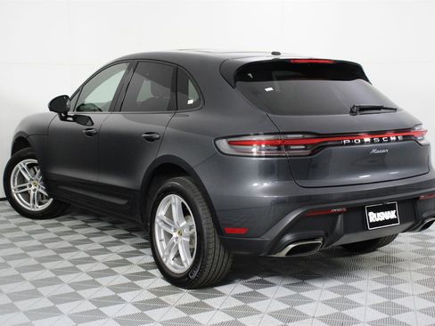 Used 2025 Porsche Macan image 3
