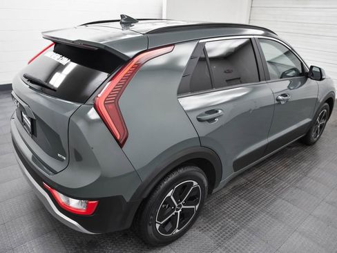 Used 2024 Kia Niro EX image 9
