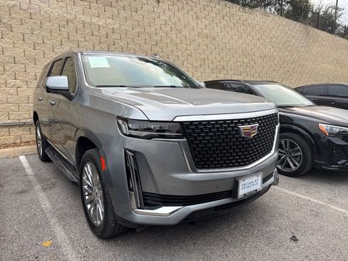 Used 2023 Cadillac Escalade Premium Luxury image 2