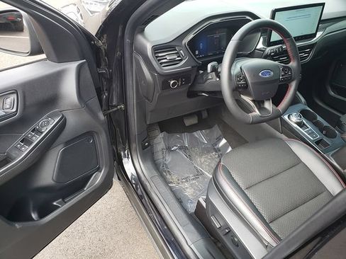 Used 2025 Ford Escape ST-Line w/ Tech Pack #1 FWD image 11