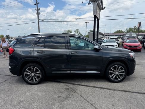Used 2018 GMC Terrain Denali w/ Advanced Safety Package AWD/4WD image 5