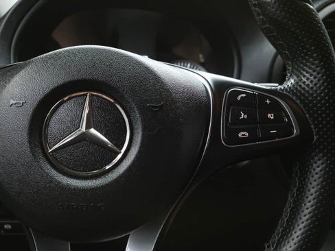 Used 2018 Mercedes-Benz Metris Passenger image 24