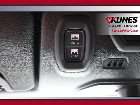 Used 2020 Jeep Wrangler Unlimited Sahara image 34