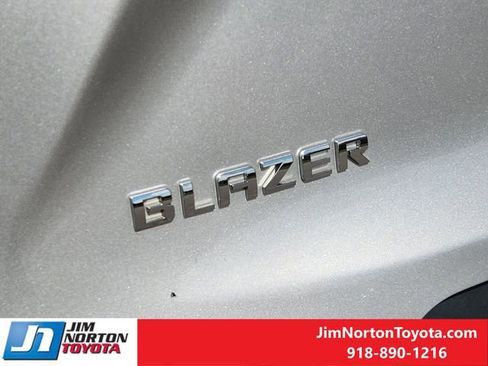 Used 2020 Chevrolet Blazer LT w/ Sound & Technology Package FWD image 13