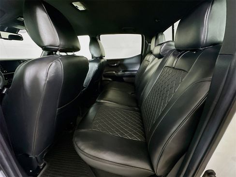 Used 2022 Toyota Tacoma TRD Off-Road image 14