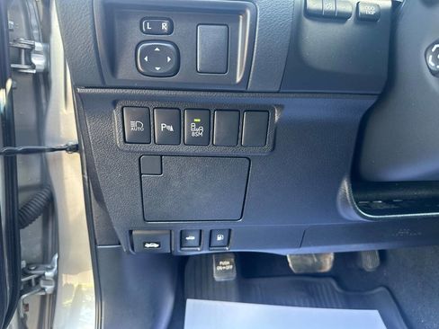 Used 2018 Lexus ES 350 w/ Luxury Package w/Wood Trim FWD image 18