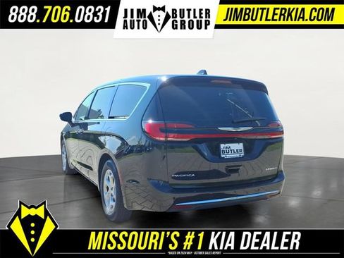 Used 2024 Chrysler Pacifica Limited FWD image 5